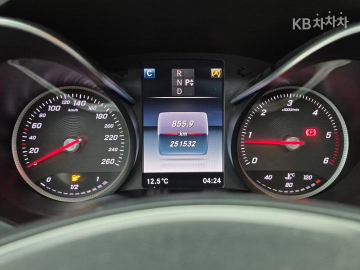 Mercedes-Benz C-Class C220d Avantgarde W205 6