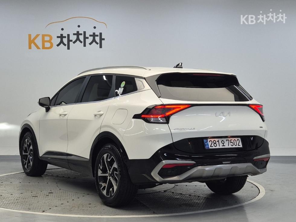 2023 - kia sportage