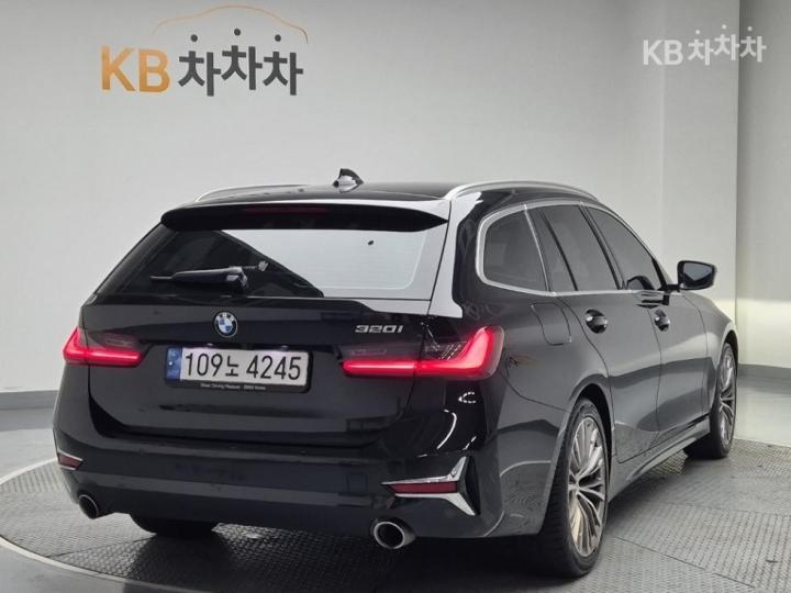 BMW 3 Series New 320i Touring 4