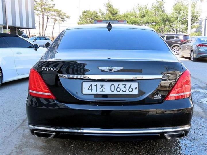 Genesis EQ900 3.8 GDI AWD Luxury 4