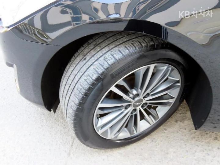 Genesis EQ900 3.8 GDI AWD Luxury 8