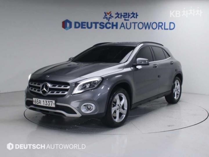 Mercedes-Benz GLA-Class X156 GLA220 Base Type 2