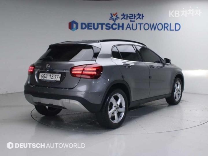 Mercedes-Benz GLA-Class X156 GLA220 Base Type 3