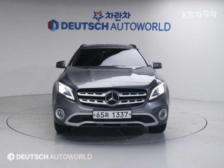 Mercedes-Benz GLA-Class X156 GLA220 Base Type 4