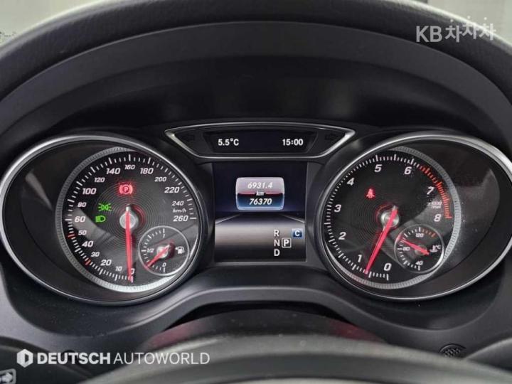 Mercedes-Benz GLA-Class X156 GLA220 Base Type 9