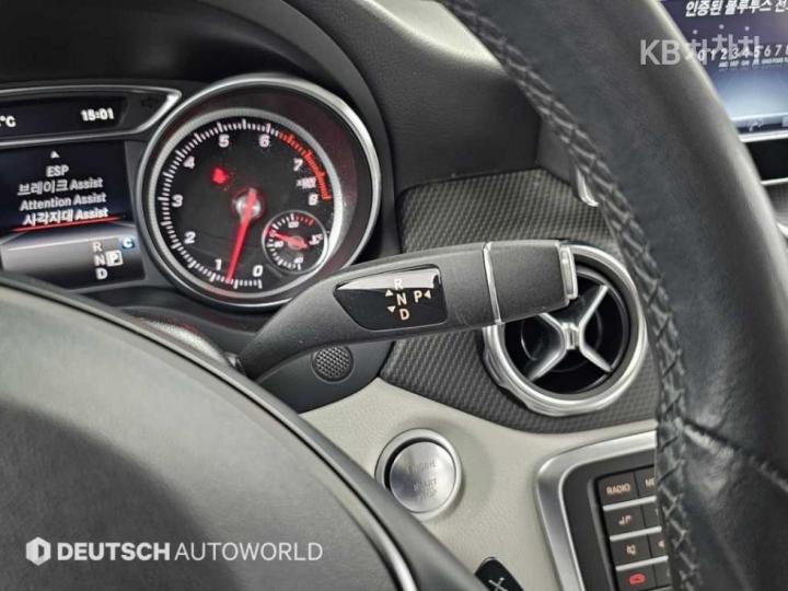 Mercedes-Benz GLA-Class X156 GLA220 Base Type 10