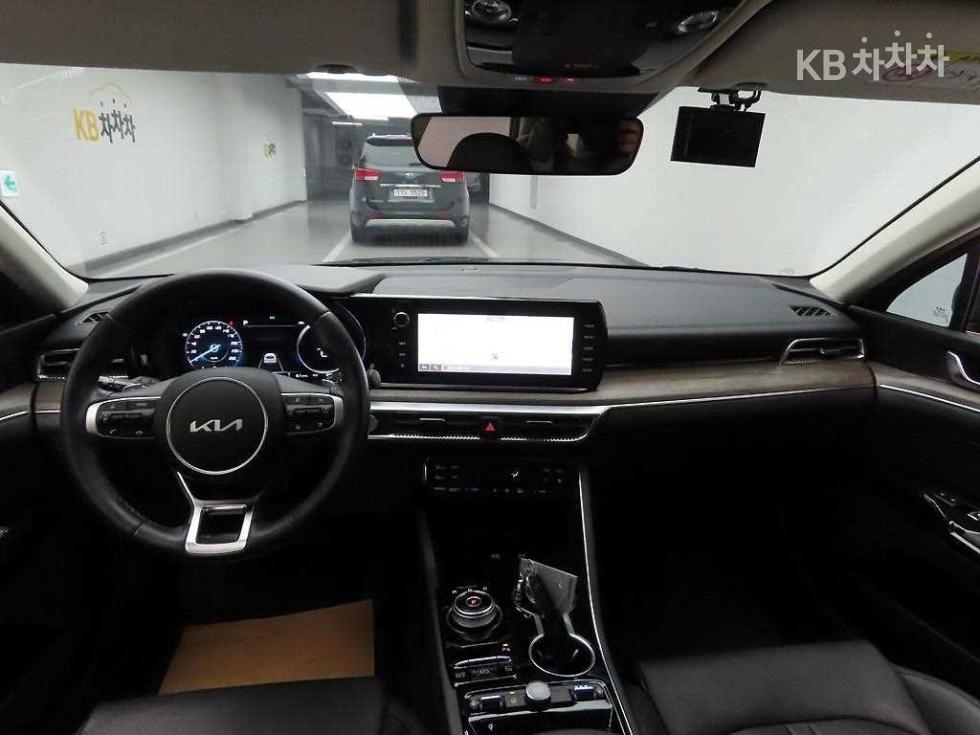 2023 - kia k5
