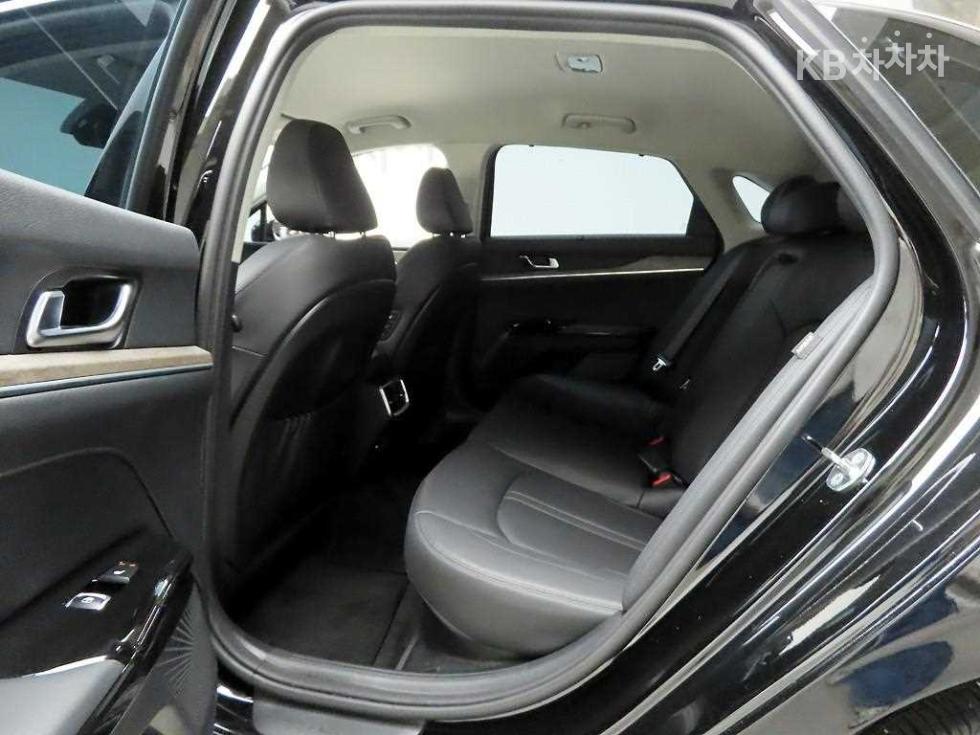 2023 - kia k5