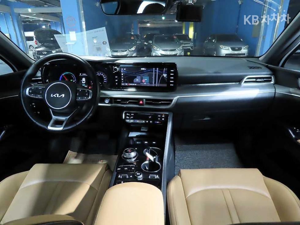 2023 - kia k5