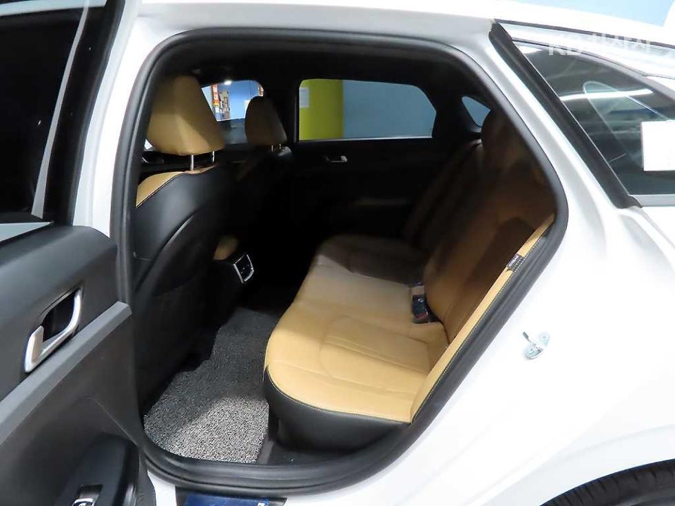 2023 - kia k5