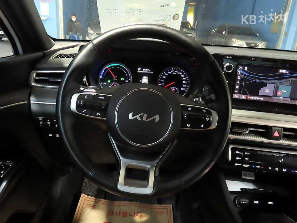 2023 - kia k5