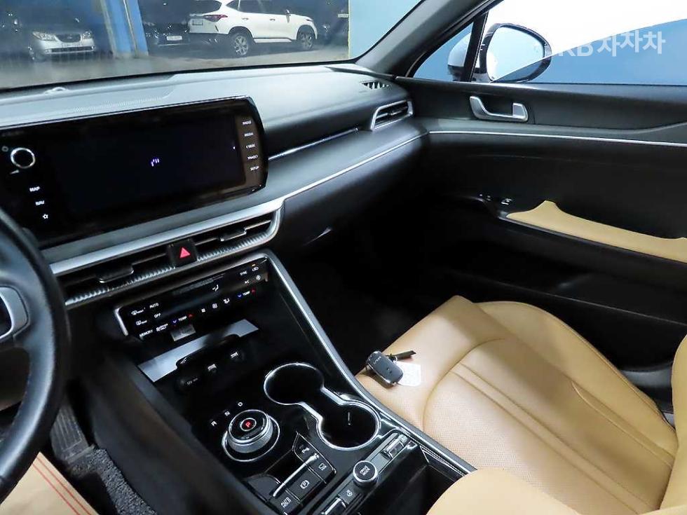 2023 - kia k5