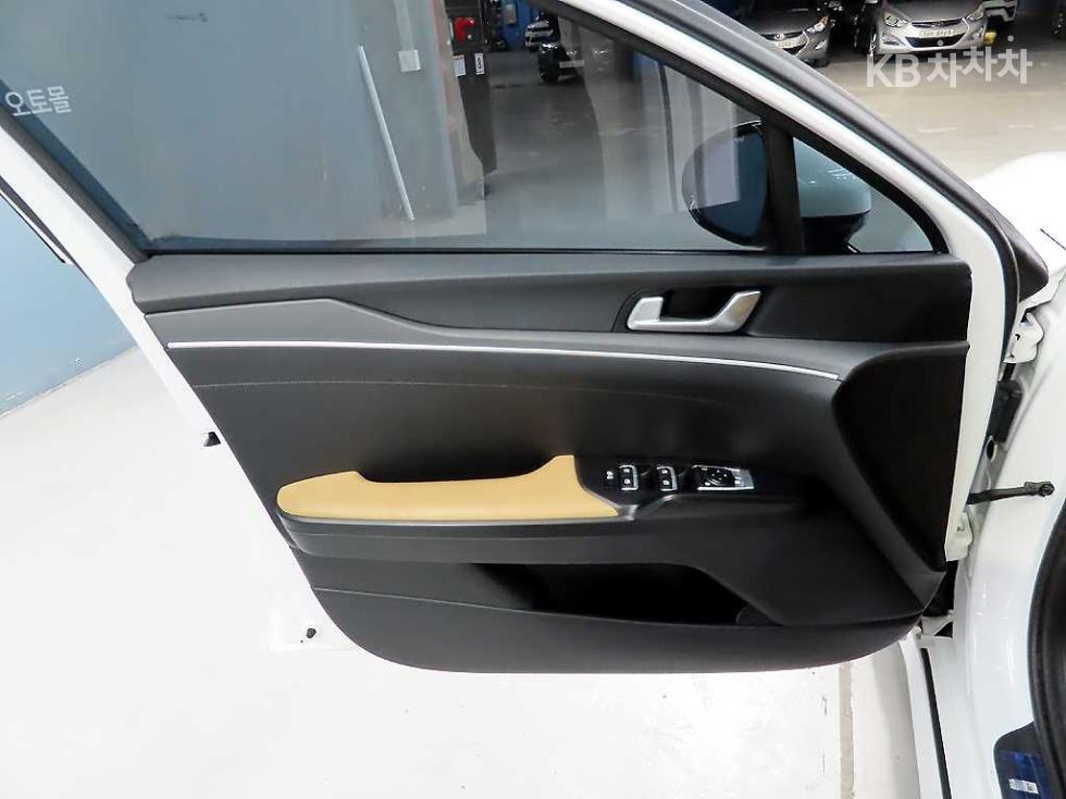2023 - kia k5