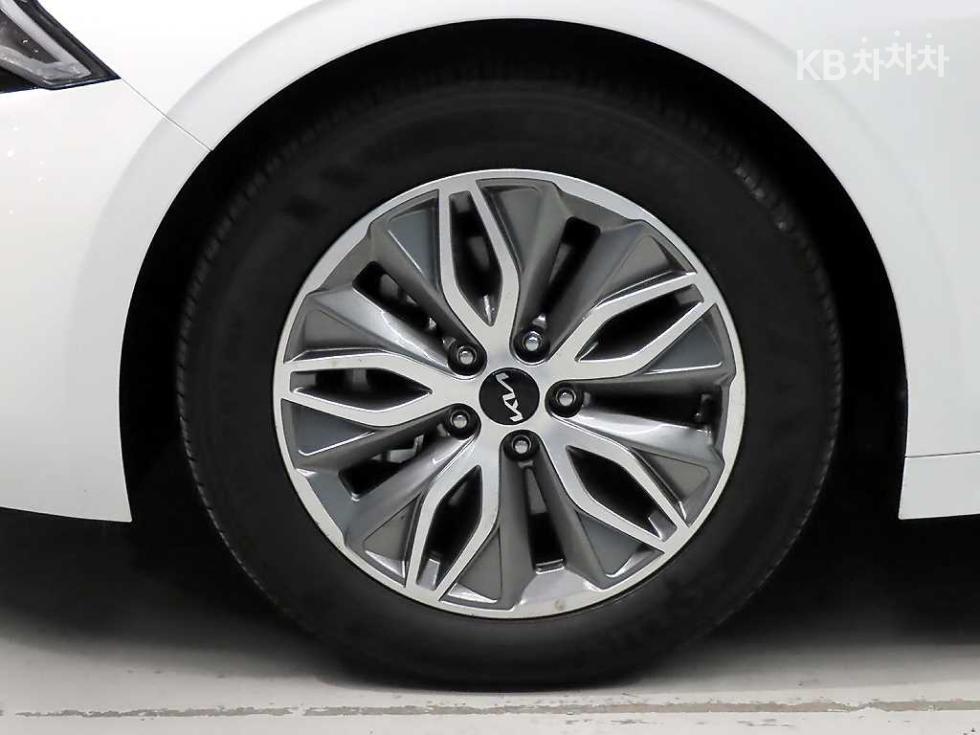 2023 - kia k5