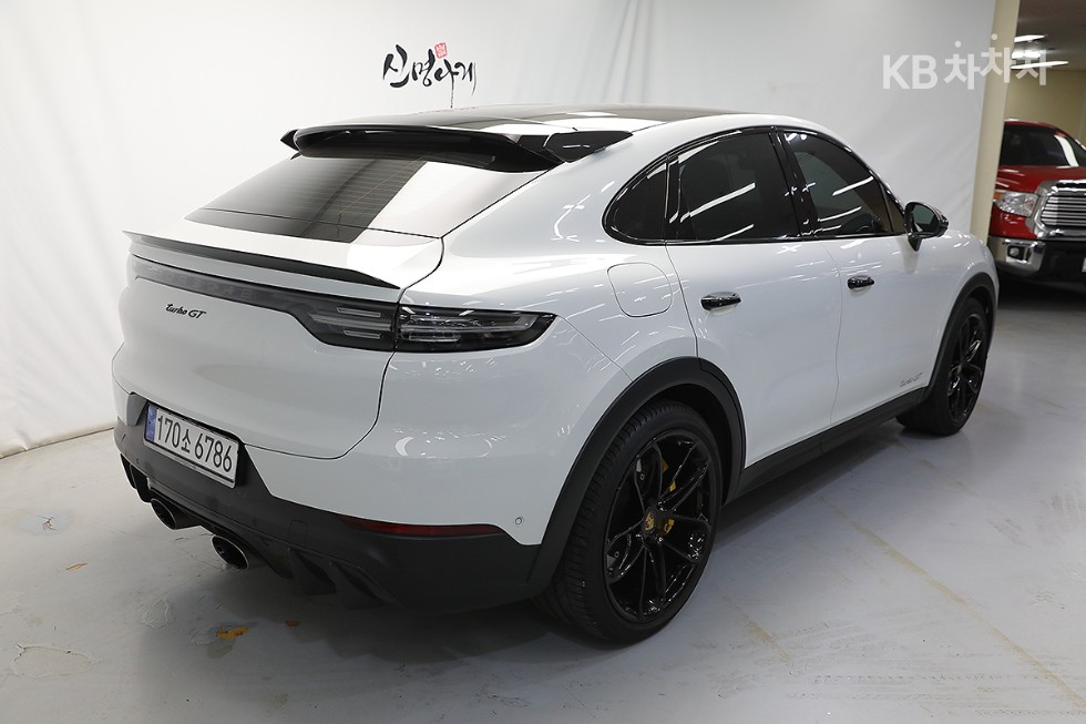 2023 Porsche (9Y0) photo