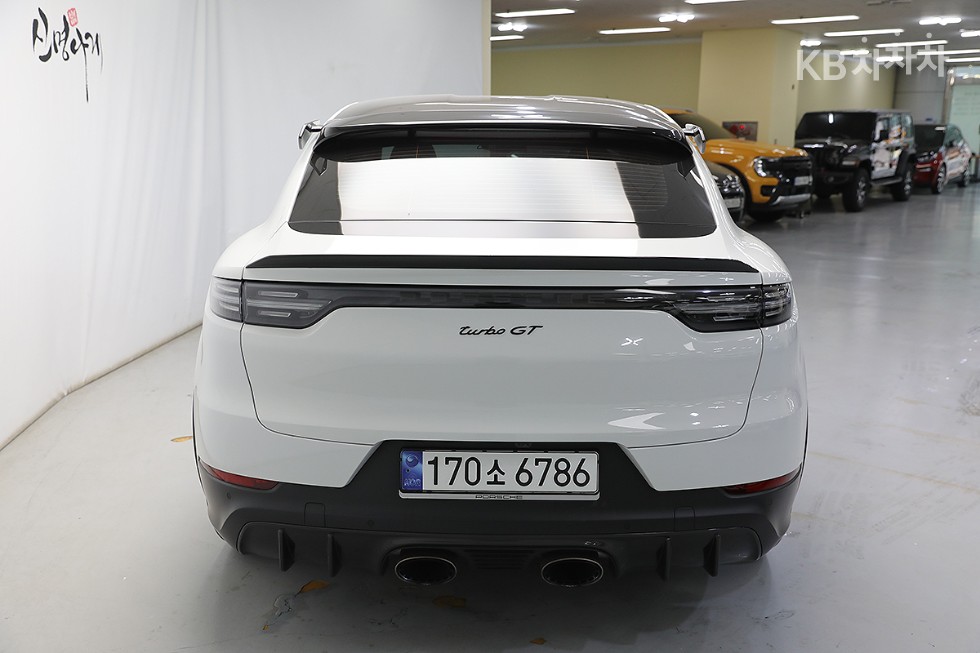 2023 Porsche (9Y0) photo