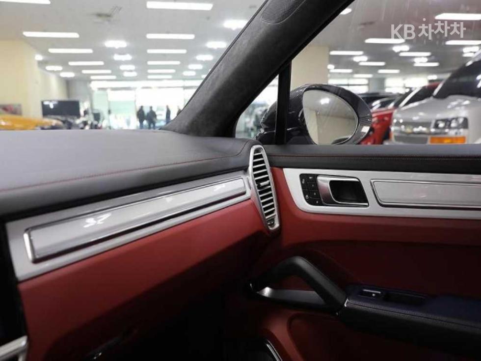 2023 Porsche (9Y0) photo