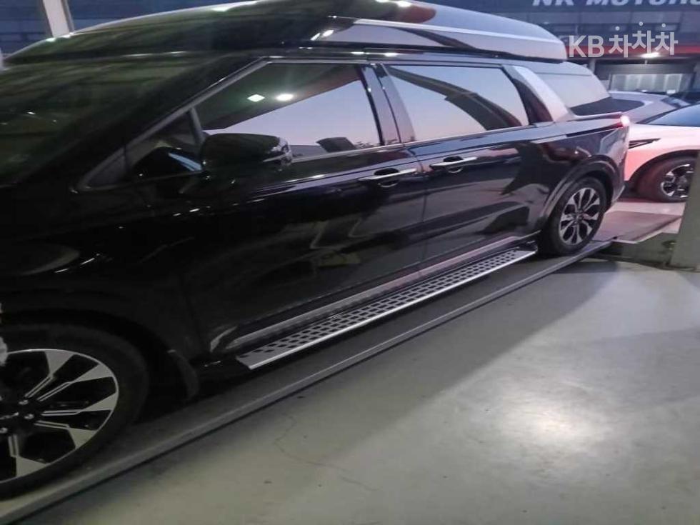 2022 - kia carnival