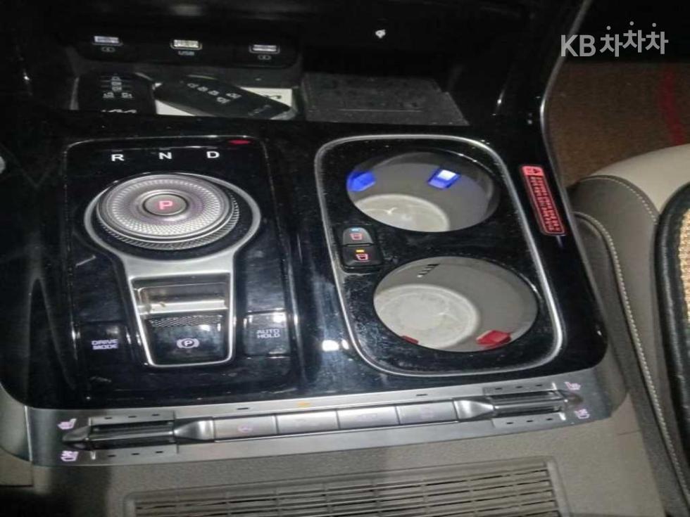 2022 - kia carnival