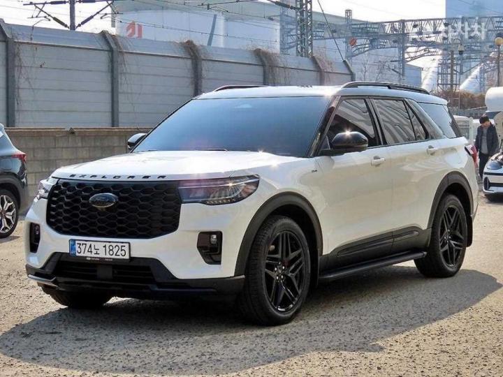 Ford Explorer Gasoline Turbo 2.3 AWD ST-Line 3