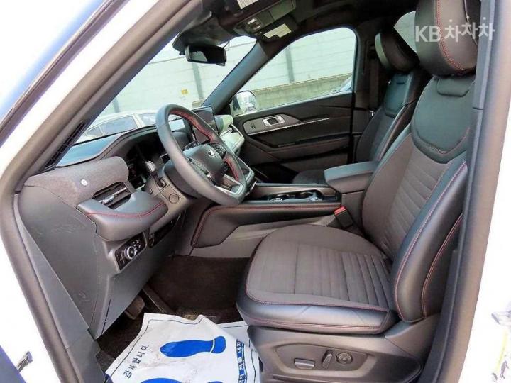 Ford Explorer Gasoline Turbo 2.3 AWD ST-Line 6