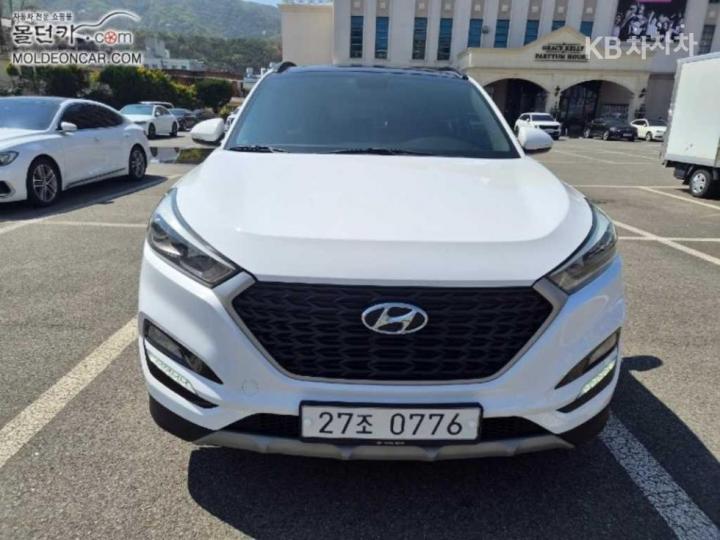 Hyundai Tucson Diesel e-VGT UⅡ 1.7 2WD Modern