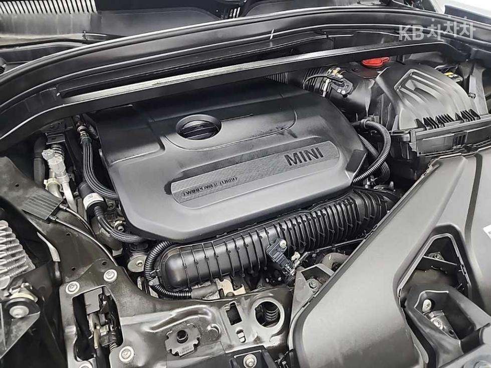 2022 MINI (F60) photo