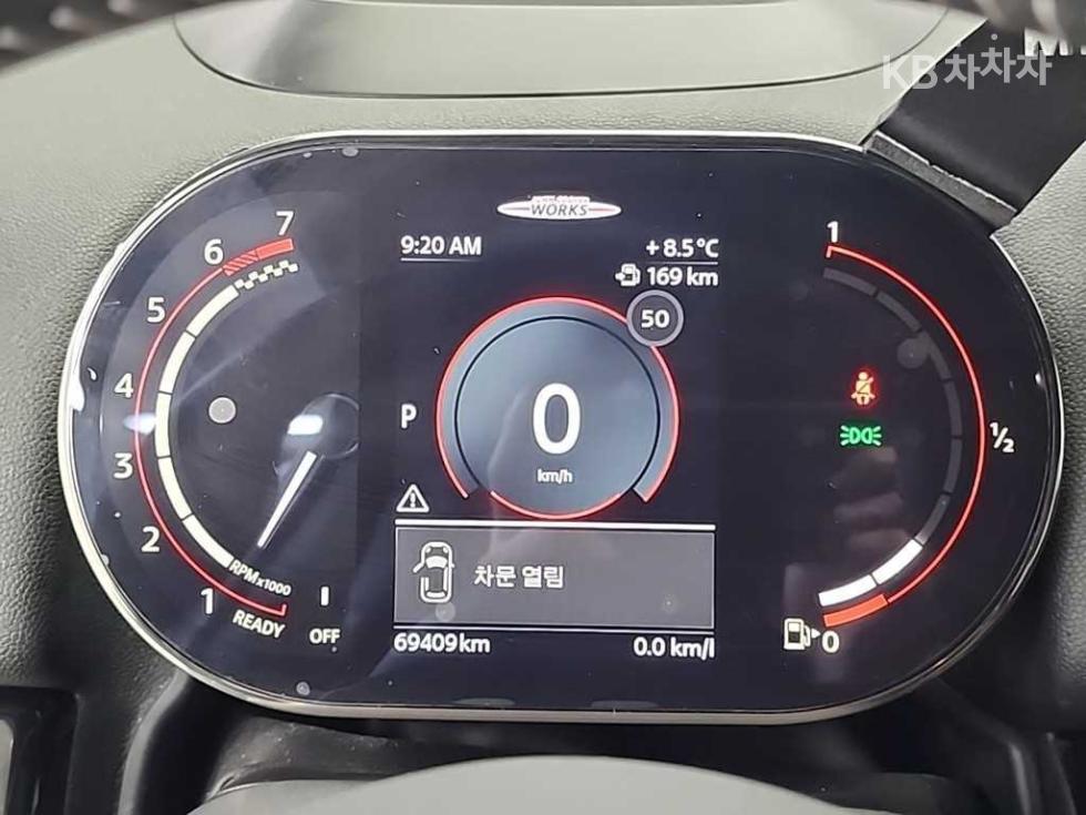 2022 MINI (F60) photo