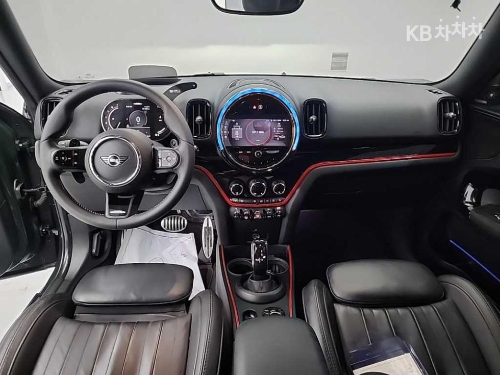 2022 MINI (F60) photo