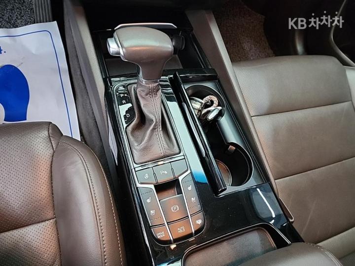 Kia K7 2.2 Diesel Prestige 9