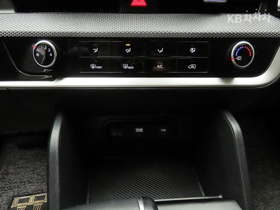 2024 - kia sportage