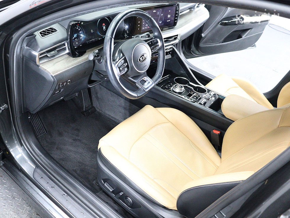 2021 - kia k5