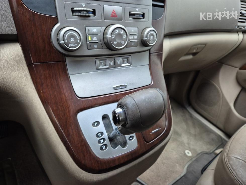 2008 - kia grand carnival