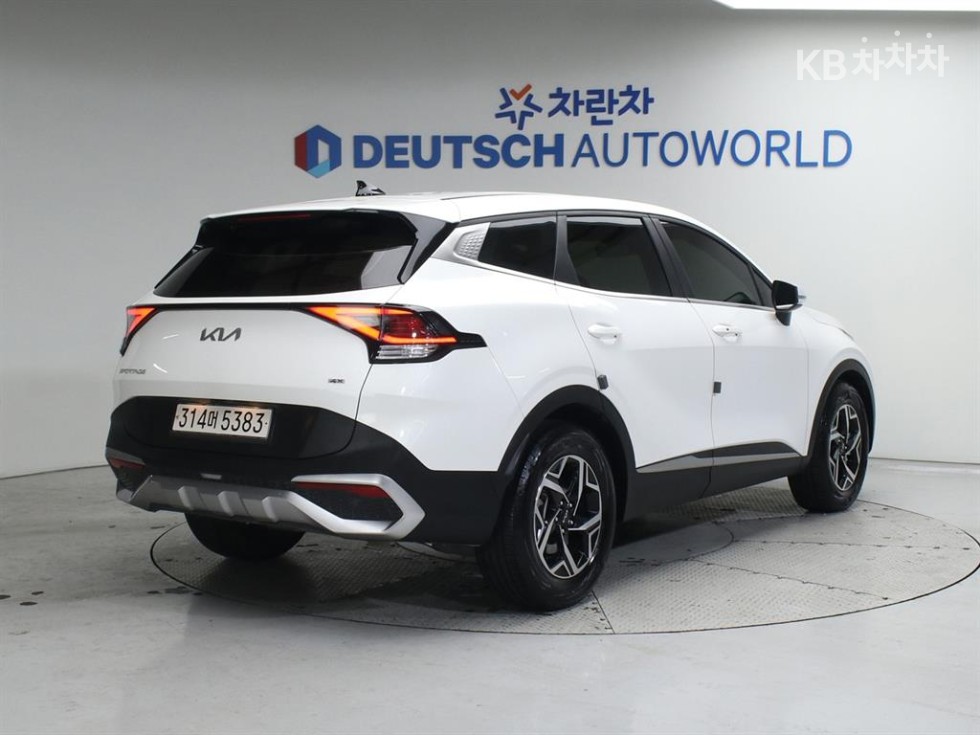 2023 - kia sportage