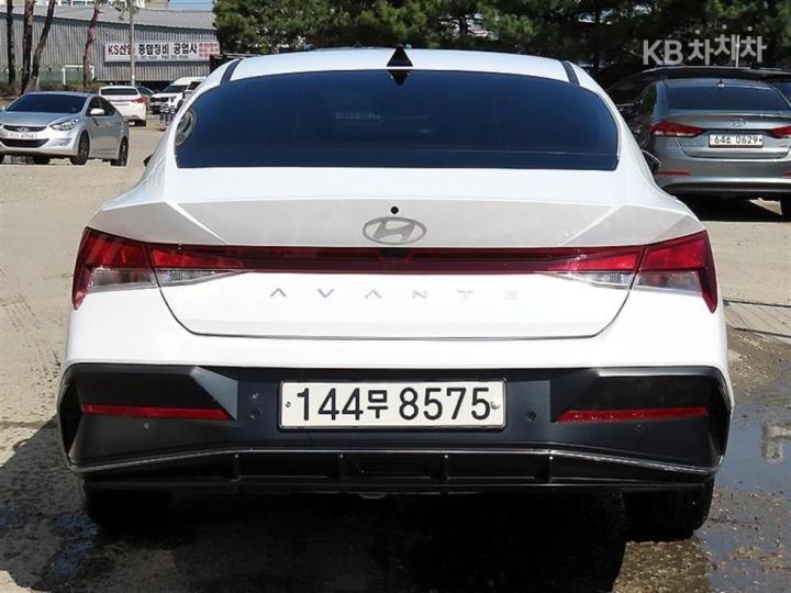 Hyundai Avante CN7 1.6 Gasoline Modern — фото 4