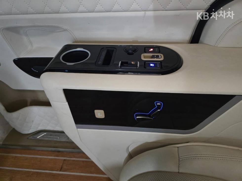 2020 - kia carnival