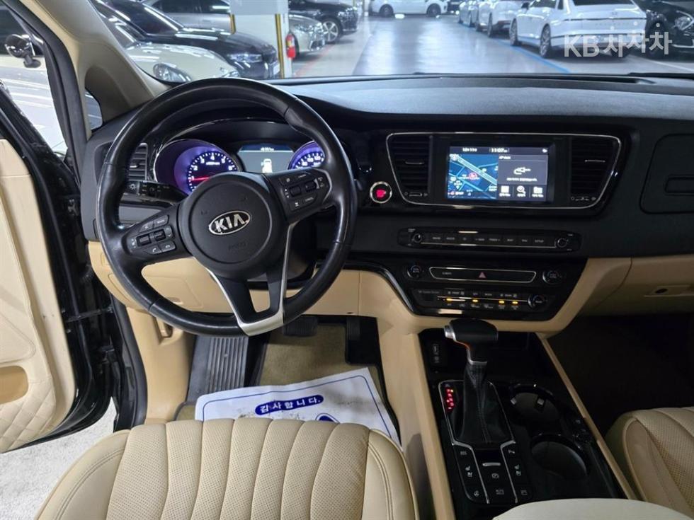 2020 - kia carnival