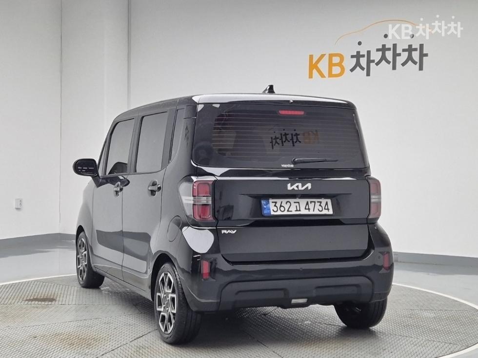 2023 - kia kia