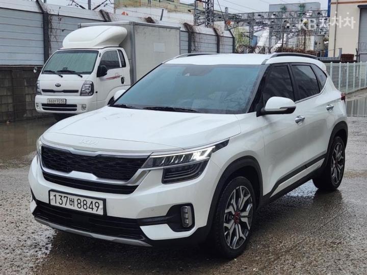 Kia Seltos 1.6 Gasoline Turbo 2WD Signature — фото 2