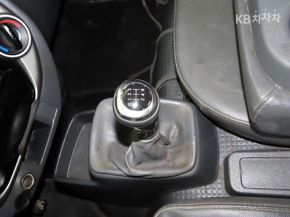 2014 - kia bongo iii