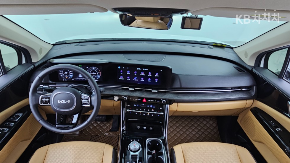 2023 - kia carnival