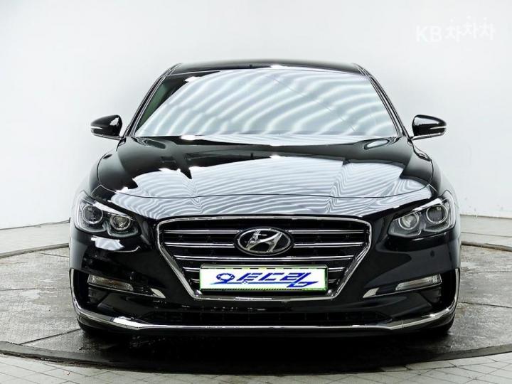 Hyundai Grandeur IG 2.4 Premium Base Type
