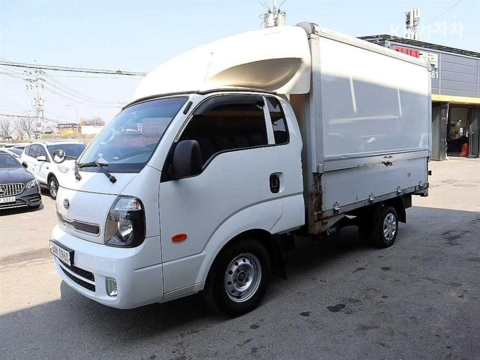 2018 - kia bongo iii
