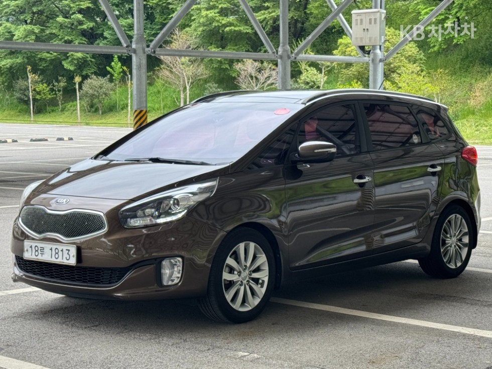 Kia Carens — miniaturë 2