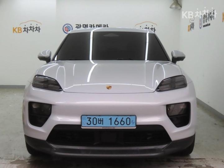 Porsche Macan Base 기본형 — foto 1