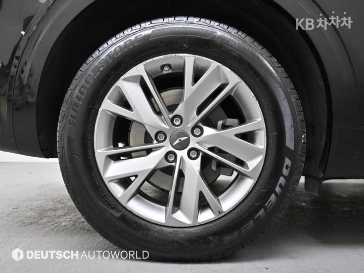 Genesis GV70 Gasoline 2.5T AWD — фото 5