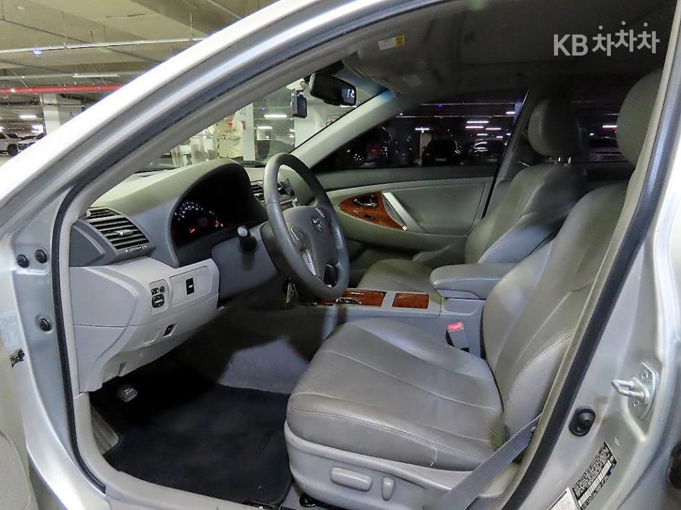 2010 - toyota camry