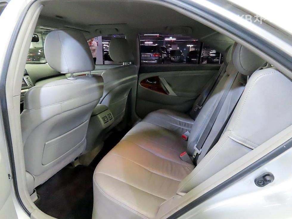 2010 - toyota camry