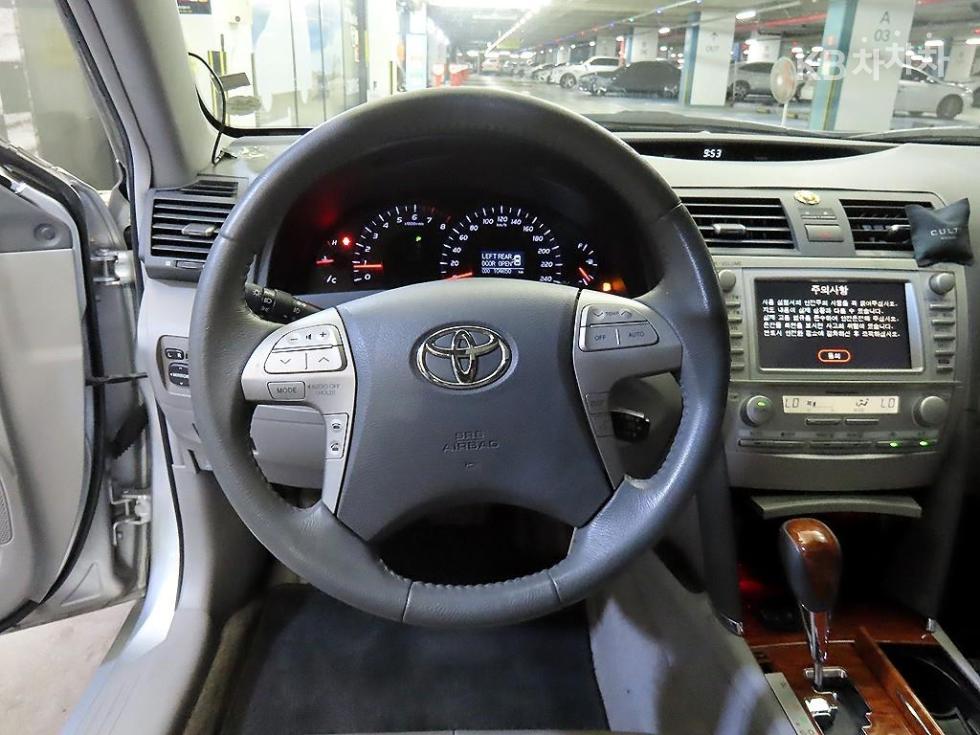 2010 - toyota camry