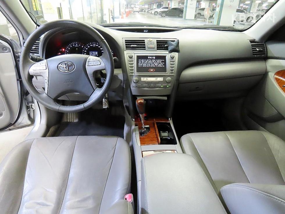 2010 - toyota camry